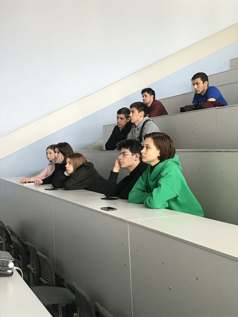 студенты