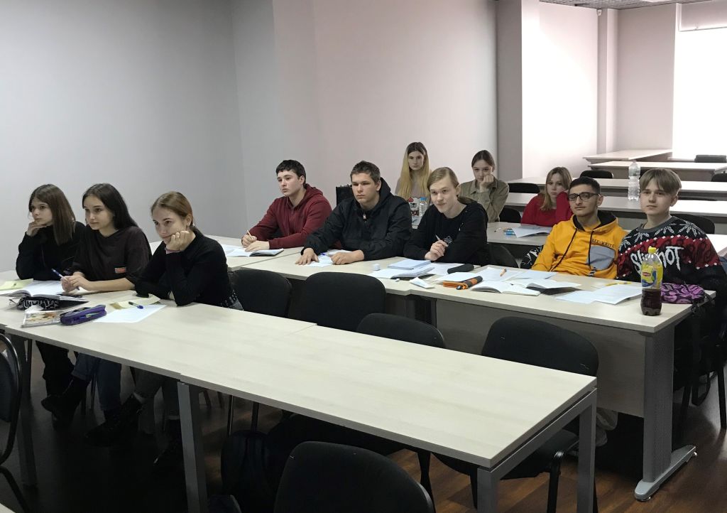 студенты