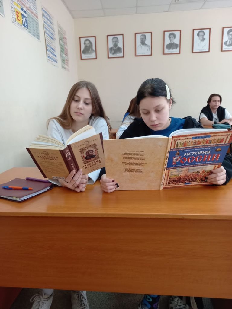 с мечом к нам.jpg