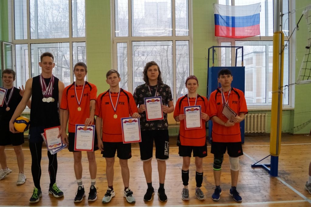 победители волейбольного турнира.jpg
