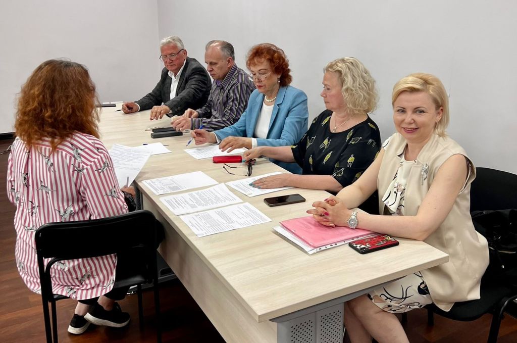 аспиранты