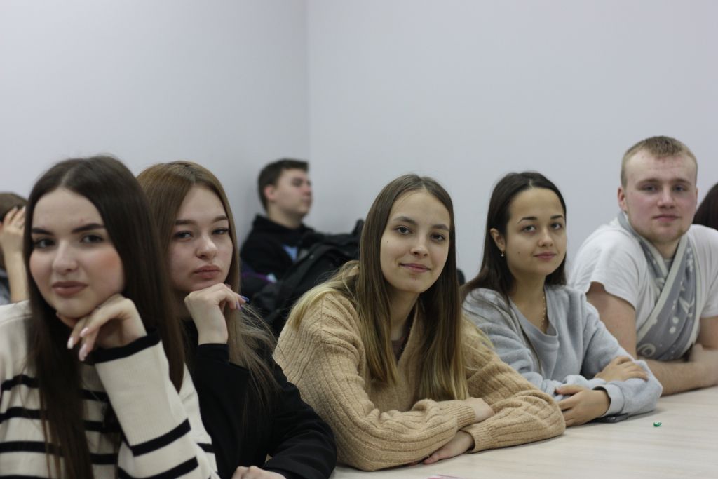 круглый стол 2.jpg